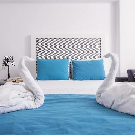 Blue Waves & Kamári