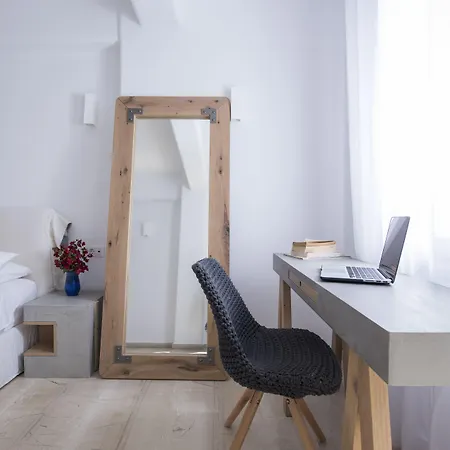 Blue Waves & 2* Kamári