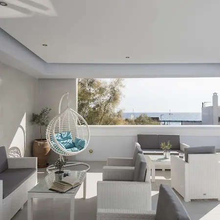 Blue Waves & Hotel 2*