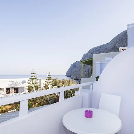 Blue Waves & Hotel 2*