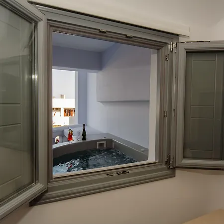 Blue Waves & 2* Kamári