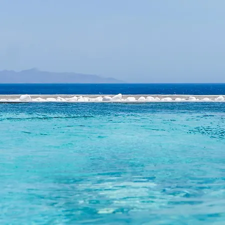 Blue Waves & ホテル 2*