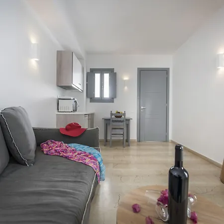 Blue Waves & Szálloda 2*