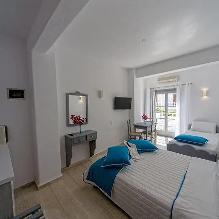 Blue Waves & Kamári