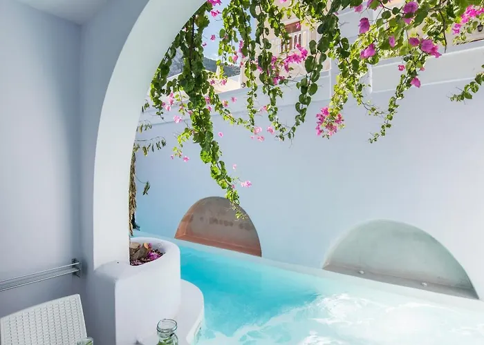 Blue Waves & Hotel 2*