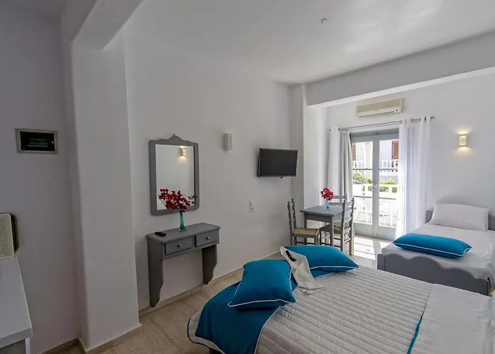 Blue Waves & Kamári