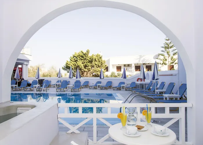 Blue Waves & Hotel 2*