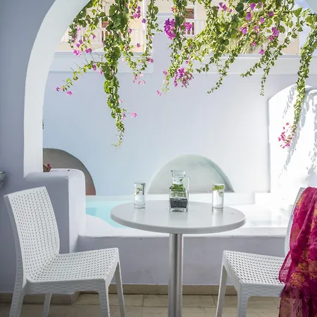 Blue Waves & 2* Kamári