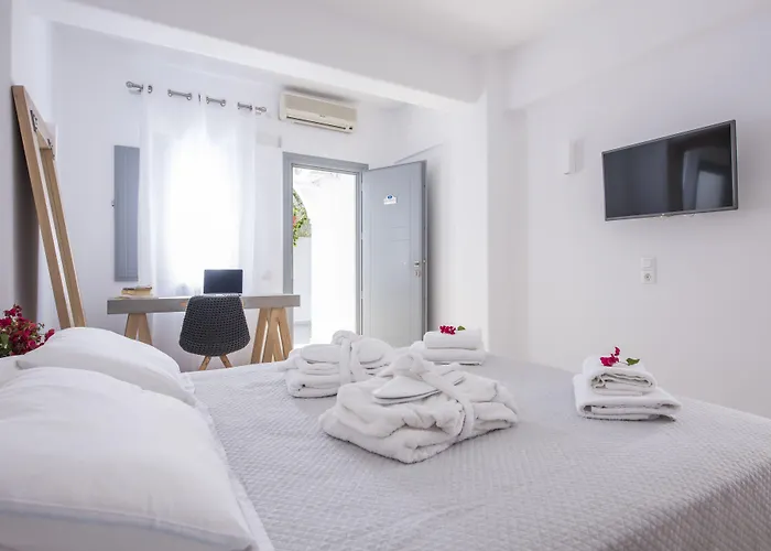 Blue Waves & Kamári