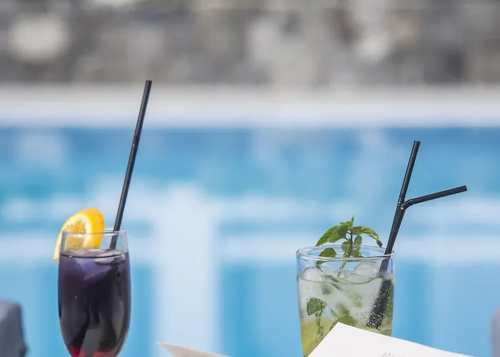 Blue Waves & מלון Kamári