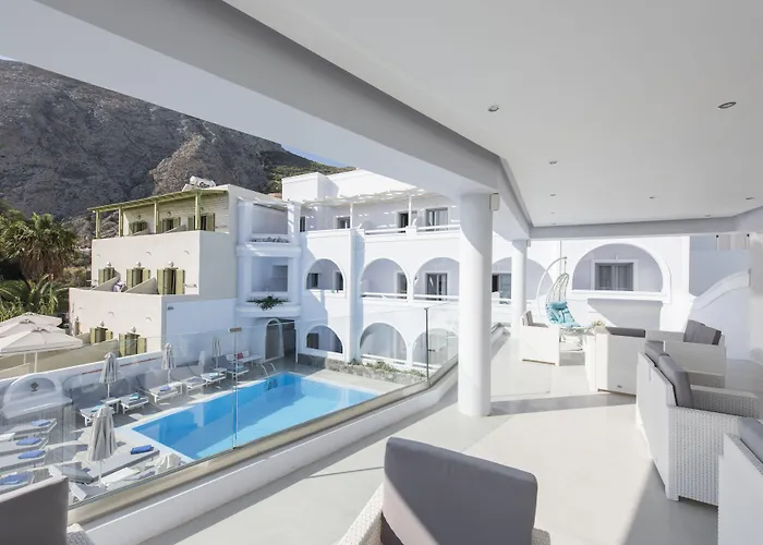 Blue Waves & 2* Kamári