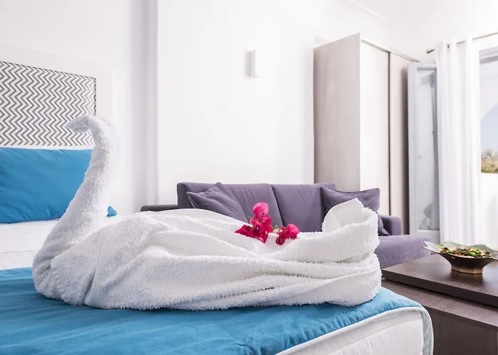 Blue Waves & Kamári