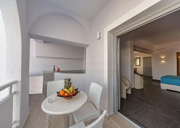 Blue Waves & Szálloda 2*